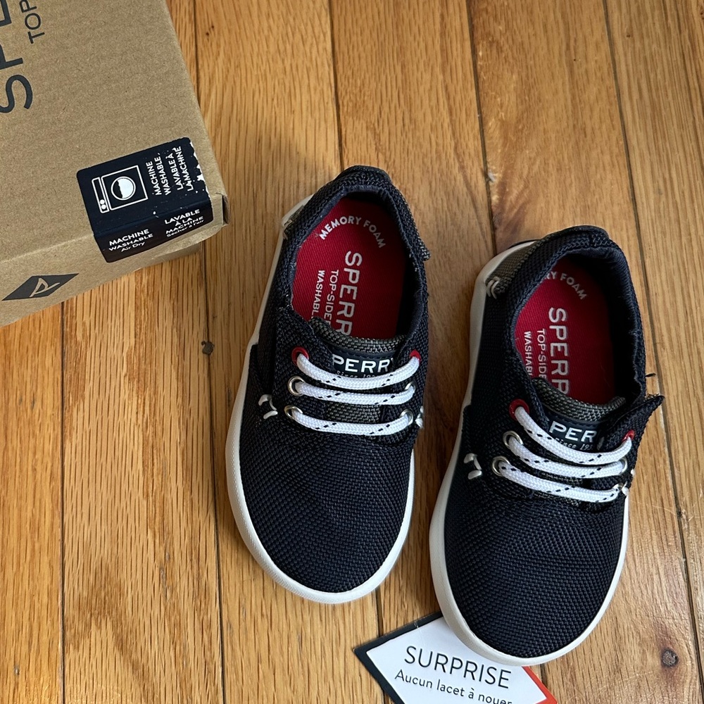 Sperry Bodie Jr washable Navy Blue Sneaker size 5 1/2 M~Nib